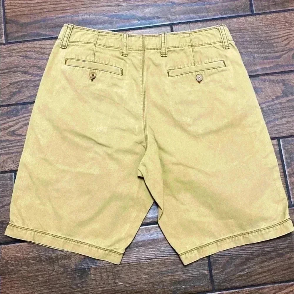 🌟 Men’s size 32 flat front khaki shorts. 🌟 - Picture 2 of 3
